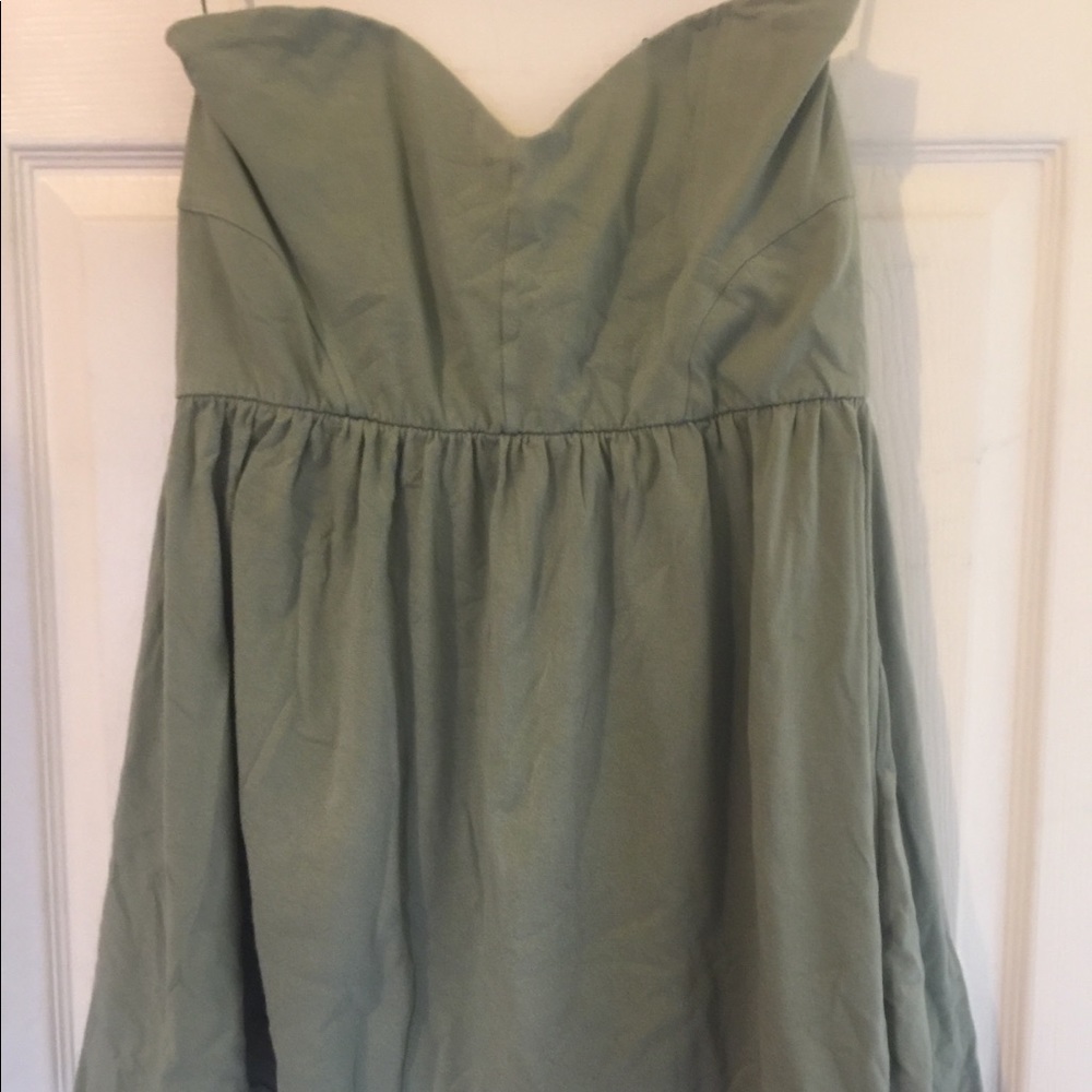 Sweetheart neckline sleeveless dress!